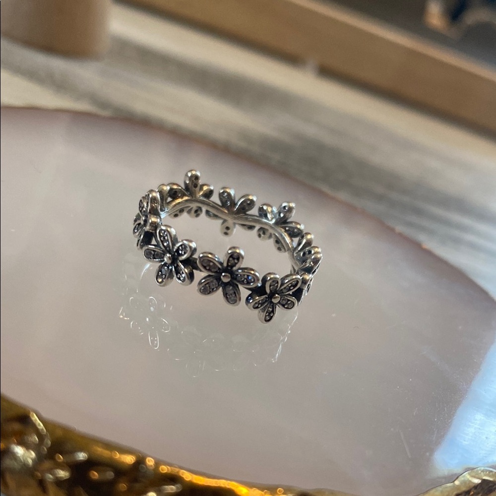 Pandora Daisy Flower Ring